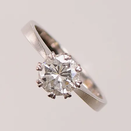 Ring, diamant 0,95ct enligt gravyr, kvalitet TCr/VVS enligt kvitto -88, Ø16½, bredd ca 2-7mm, höjd från skenan 7mm,  Bo Andersson Uppsala AB, vitguld, 18K 3,5g.