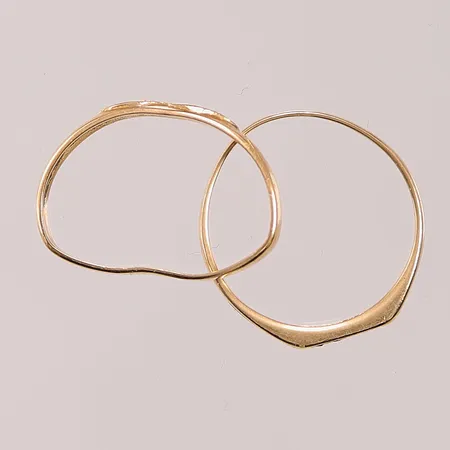 2 Ringar med diamanter (8x 0,005ct), skeva, 14K 2,9g.