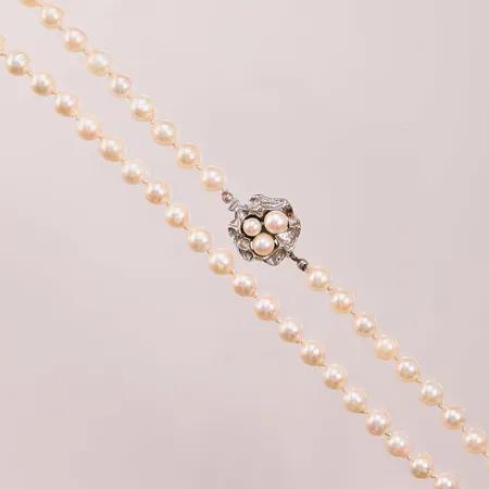 Pärlcollier, 90cm, odlade sötvattenspärlor ca 7mm, silverlås. Vikt: 0 g