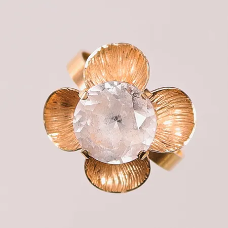 Ring "blomma", Ø16, bredd:15mm, vit sten, 18K 30,g. Vikt: 0 g