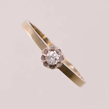 Ring, diamant ca 0,08ct, Ø17¼, bredd:4mm, vitguld 18K 1,9g.