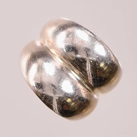 Ring Georg Jensen, "Curve Ring", ref:501, Ø18½, bredd:7-20mm, bruksslitage, originaletui, 925/1000 Silver 20,4g.