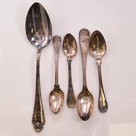 Diverse skedar, gravyr, 830/1000 Silver 116,3g.