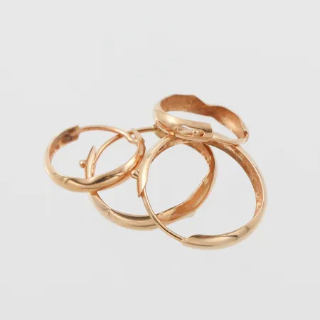 Trasigt guld, 18k. Vikt: 1,2 g