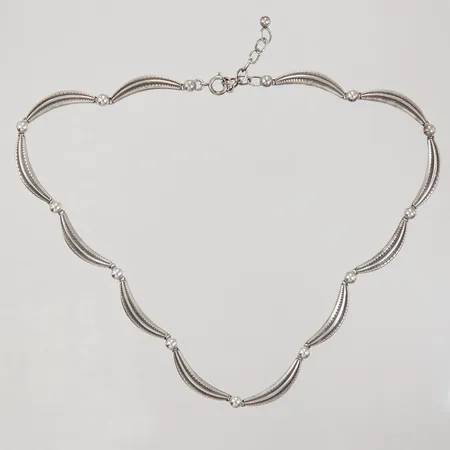 Collier, längd 39-43cm, bredd 4,5-5,5mm, silver Vikt: 15 g
