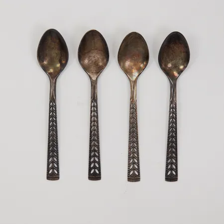 4 Kaffeskedar, 11cm, Norge, 830/1000 silver Vikt: 38,9 g