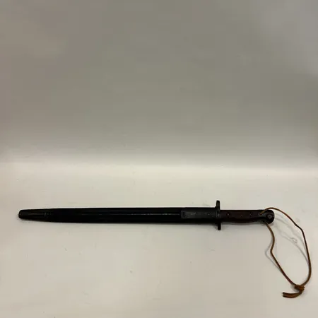 Bajonett Wilkinton med läderbalja, bladlängd 43,5cm, total längd 57,5cm Skickas med postpaket.
