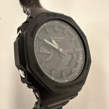 Herrur Casio G-Shock, GA-2100, quartz, digital/analog, Ø 45mm, serienr: D82777A, gummiarmband, certifikat ej ifyllt, manual, plåtbox