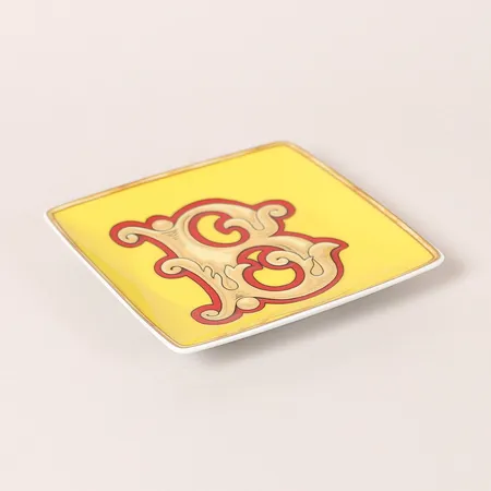 Fat "B", " Versace Holiday Alphapet", Rosenthal Versace, ca 11x11, höjd 1,5cm, originalkartong, smärre slitage. 