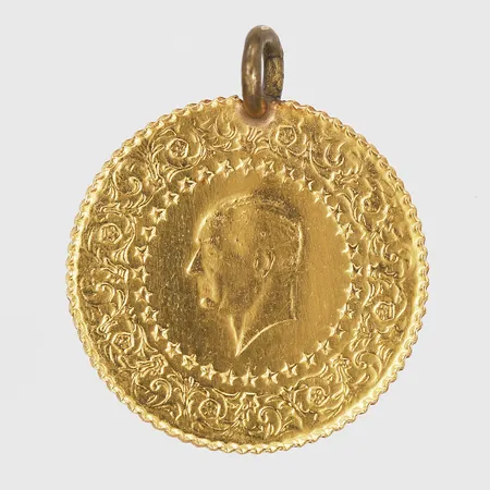 Hänge i form av mynt Atatürk, Ø18mm, år 2007, ögla ej guld, 21,6K guld Vikt: 1,8 g