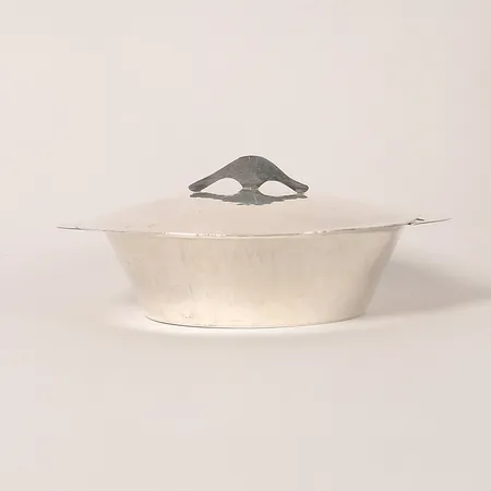 Karott med lock, Gävle, 1962, hamrad yta,  Ø16,5cm, 925/1000 silver. Vikt: 459,2 g