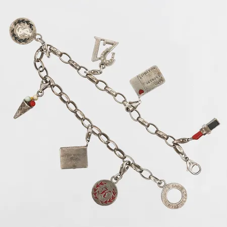 Armband, Thomas Sabo, Charm Club, justerbar längd, 21cm, 7st berlocker, några med emalj, bruksslitage, silver Vikt: 28,3 g