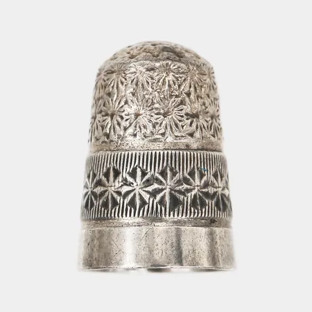 Fingerborg, Chester, England, Ø15mm, 1900-tal, slitage, silver.  Vikt: 4,8 g