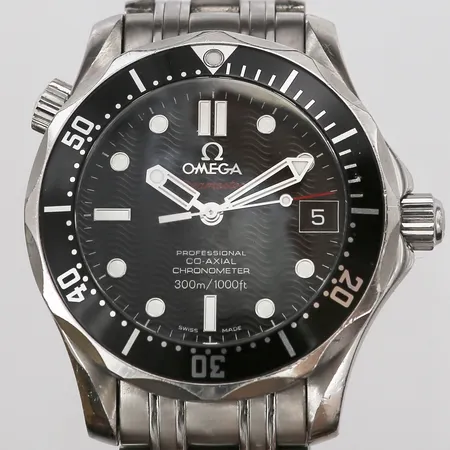 Herrur, Omega Seamaster Professional Co-Axial, stål, Ø41, automatisk, referensnummer 21230362001001, serienummer 81938305, ca 2007, datum, safirglas, länk med viklås, två länkbitar, certifikat, med box, ytterkartong, slitage, repor.