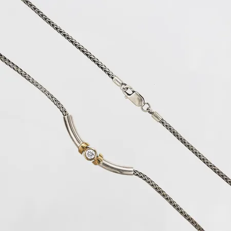 Collier med syntetisk vit sten, längd 42cm, bredd 3mm, silver Vikt: 17,4 g
