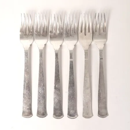 Fiskgafflar modell Rosenholm, formgiven av Jacob Ängman, GAB, Stockholm, 1945, längd 18cm, bruksslitage, silver.  Vikt: 246,9 g