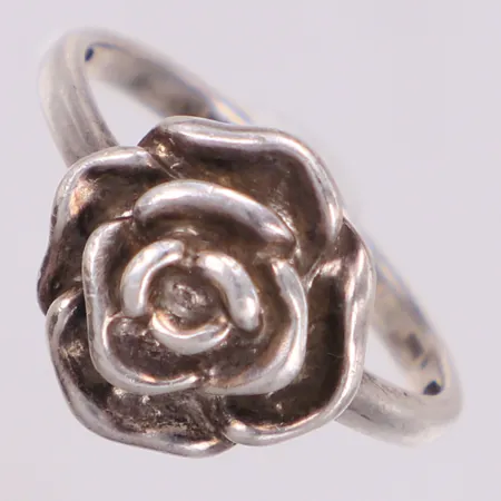 Ring, ros, stl 17½, bredd 2-14mm, 925/1000 silver Vikt: 3,2 g