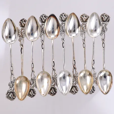 10 Kaffeskedar, blomdekor, längd 11,5cm, 830/1000 silver Vikt: 116,3 g