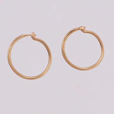 Ett par örhängen, Ø11mm, 18K Vikt: 0,5 g