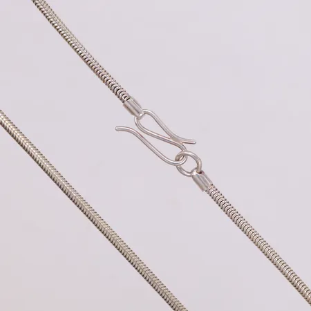 Kedja, ormlänk, längd 44cm, bredd 3mm, ostämplad, silver Vikt: 18,6 g