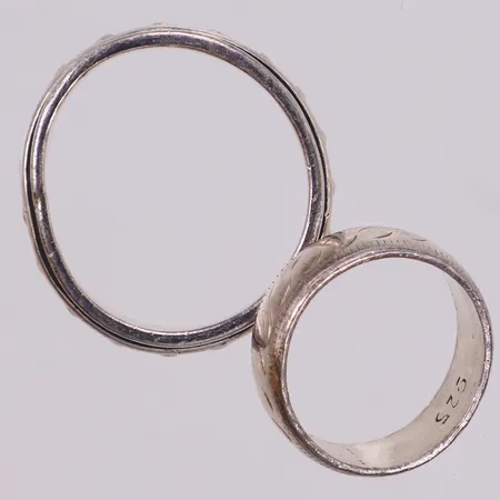Diverse silver, stl 17 samt 21, defekta, skeva 925/1000 silver   Vikt: 14,1 g