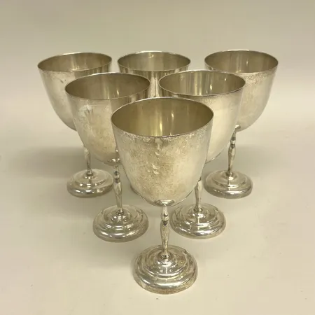 6 bägare på fot, höjd 17cm, Mexico, buckor,  925/1000 silver. Vikt: 1061 g