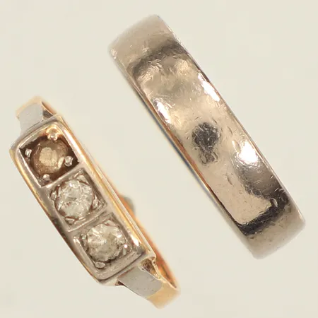 Två ringar, gravyr, defekt, 18K 10,6g Vikt: 10,6 g