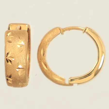 Ett par örhängen, Ø15,7mm, bredd 5mm, 18K Vikt: 2,4 g