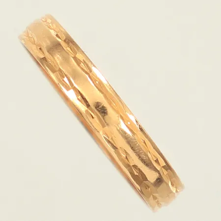 Ring, mönsterdekor, stl 18, bredd 3,5mm, gravyr, 18K   Vikt: 1,7 g