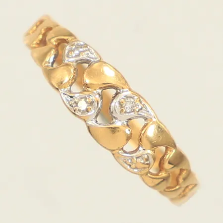 Ring med diamanter 2x ca 0,005ct 8/8-slipade, stl 17½, bredd 1,7-5,2mm, tvåfärgad, 18K  Vikt: 1,7 g
