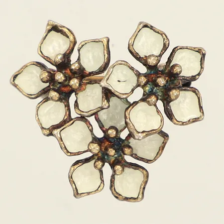 Brosch, blommor med emalj, längd 20mm, bredd 22,4mm, silver 925/1000 Vikt: 4,9 g