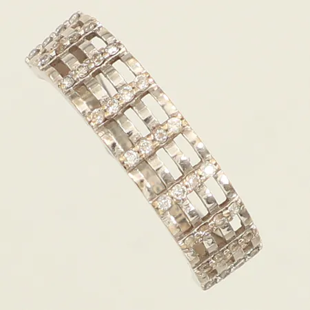 Ring, stl 17¼, bredd 2,2-5,2mm, defekt, vitguld, 14K Vikt: 1,7 g
