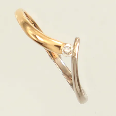 Ring, diamant ca0,04ct, stl 19, bredd 1,6-2,4mm, tvåfärgad, 18K Vikt: 2 g