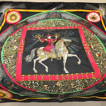 Scarf Hermès, "Feux d'Artifice", design Michel Duchene år 1987, ca 88x89cm, smärre fläckar, tråddragningar, inga tillbehör. 