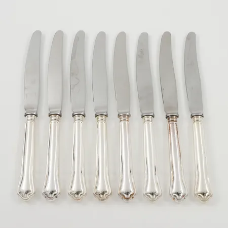 Knivar 8st modell Chippendale, längd ca 20cm, blad rostfritt, silver 830/1000 Vikt: 547 g