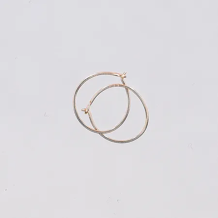 Ett par örhängen, läkringar, Ø8 mm, 18K. Vikt: 0,1 g