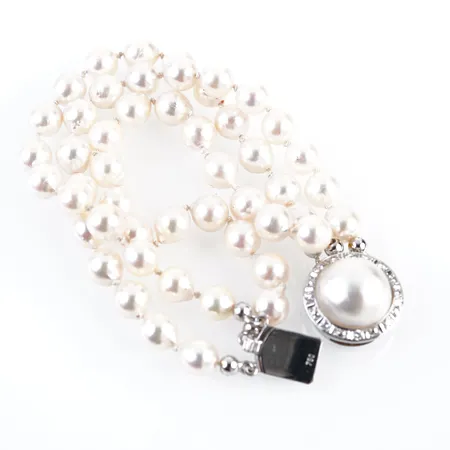 Armband m  pärlor 3-radigt m 18k vitguldslås med diamanter, 16,5cm, bredd 14mm, Ø17,5mm, 18k Vikt: 29,7 g