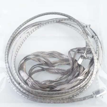 Diverse silversmycken Vikt: 32,7 g