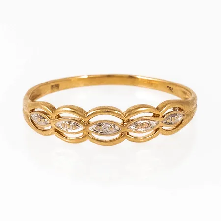 Ring i 18K guld med 1 x c:a 0,005ct åttkantslipad diamant. Den är 1,3 - 4,6 mm bred, är i storlek 18 och väger 1,5g. GFAB, 750.