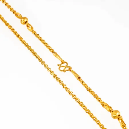 Collier i 23K guld, den är 52 cm lång, 3,4 - 7 mm bred och väger 7,6g (½ baht) Thaiguld.