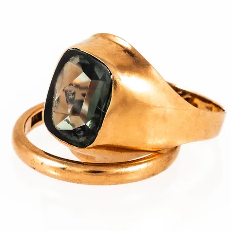 Diverse defekt/graverat guld i 18K. Vikt: 7,7g Vikt: 7,7 g
