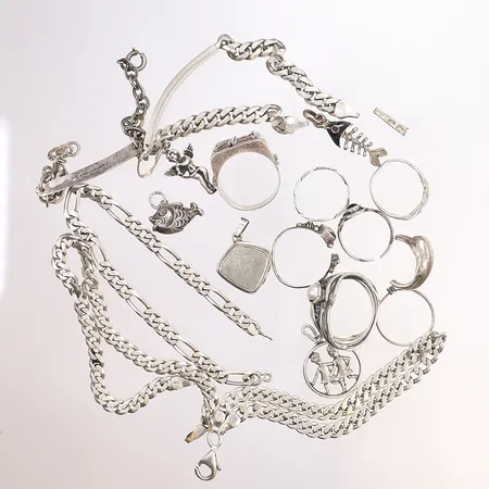 Diverse silver defekt, silver 830-925/1000 Vikt: 94,3 g