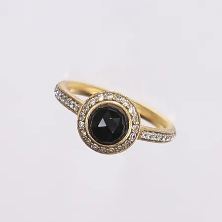 Ring med stenar, stl 17, bredd 2-10mm, slitage, förgyllt silver 925/1000 Vikt: 3,5 g