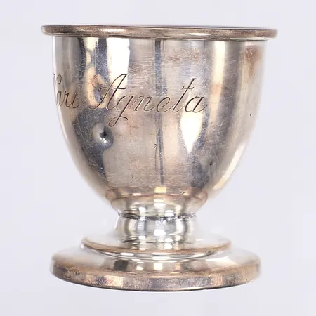 Äggkopp, höjd 5cm, bucklig, gravyr, silver 830/1000 Vikt: 21,7 g