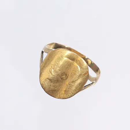 Ring defekt 18K Vikt: 4,5 g