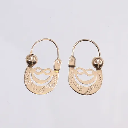 Ett par örhängen, 22x14mm, bredd 0,3-5mm, buckliga, 14K Vikt: 1,4 g