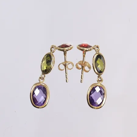 Ett par örhängen med färgstenar, 28x6mm, GHA, 18K Vikt: 2,6 g