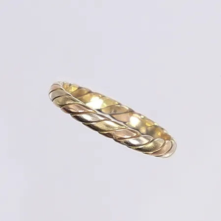 Ring, trefärgad, stl 17¾, bredd 2,5mm, 18K Vikt: 2,9 g