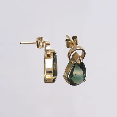 Ett par örhängen med gröngula stenar troligen glas, 20x10mm, 18K Bruttovikt: 5,3g Vikt: 5,3 g