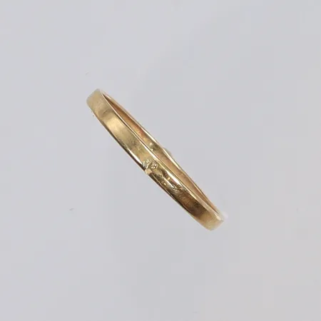 Ring, stl 18½, bredd 2mm, GHA, defekt, 18K  Vikt: 0,4 g